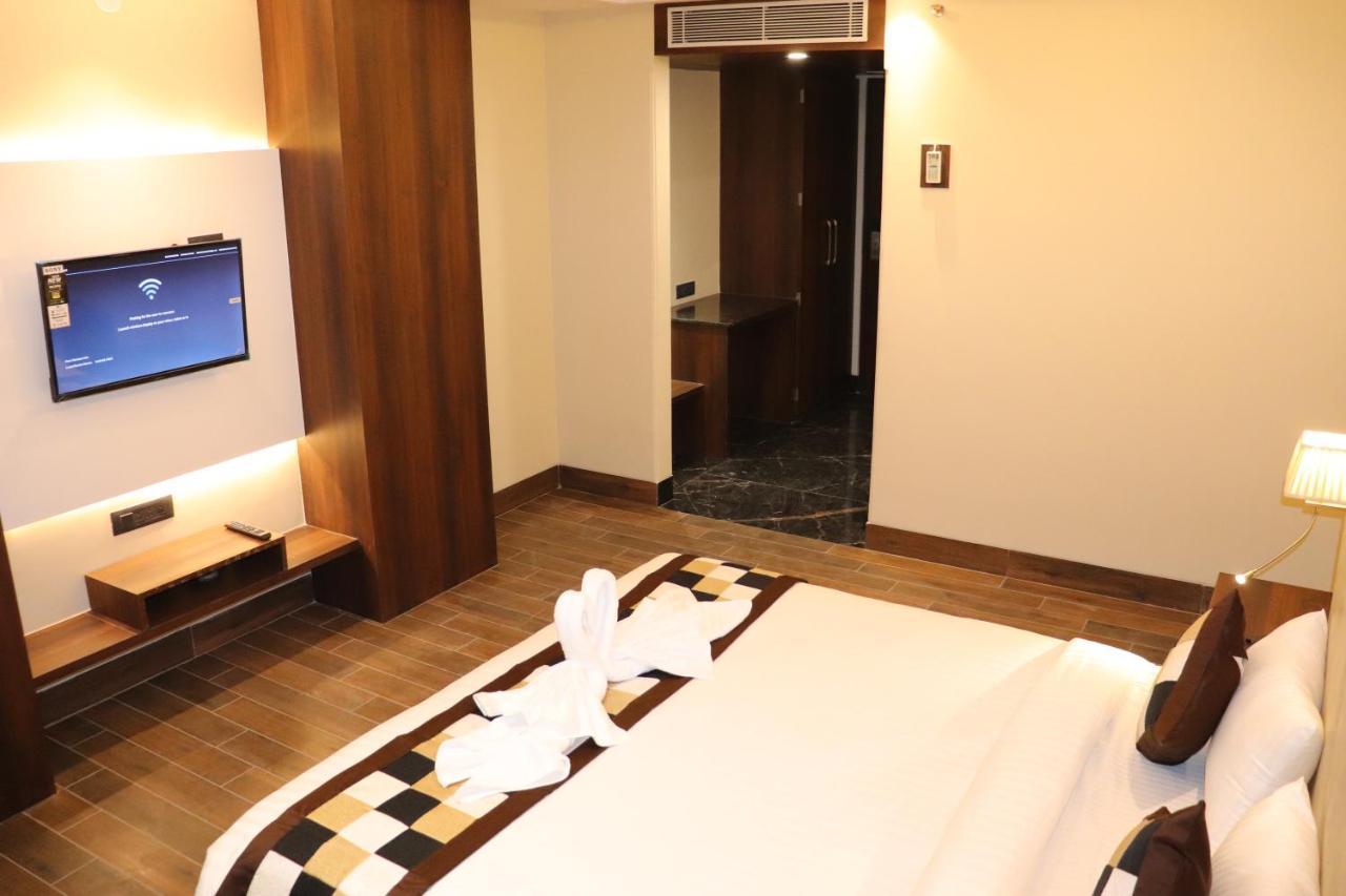 Hotel Grand Geeta Beawar Exteriör bild